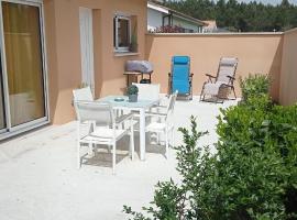 La Petite Maison du Bassin d'Arcachon - 40 m2, climatisée, indépendante et au calme, villa in Audenge