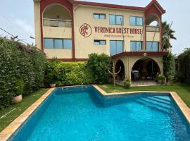 Veronica Guest House: Lomé şehrinde bir otel