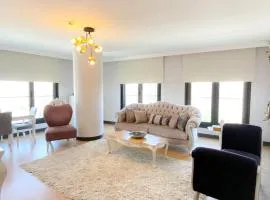 Luxury Central Fully Equipped 3BR 2BA Apartment by Siena Suites