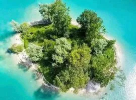 RUSTICA SUL LAGO TENNO primo piano