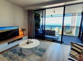 OceanView Oasis 2BR Apt - 5Mins to Beach - Family Resort