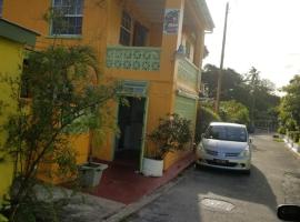 Rio Guesthouses, hotel di Christ Church