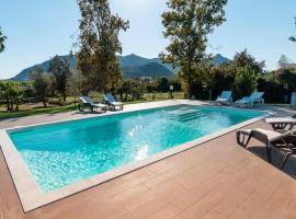 Villa con Piscina al Circeo in un oasi di parco, hotell sihtkohas San Felice Circeo