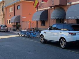 Hotel Est Piombino、ピオンビーノのホテル