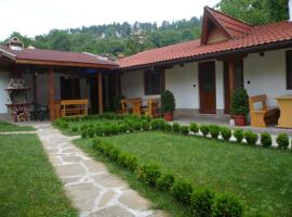 Къща за гости БОЛЯРИ, hotel sa Tryavna