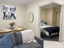 Morgan Place - Central Melbourne CBD Apartment on Flinders Lane Late Check-Out, Complimentary Welcome Hamper