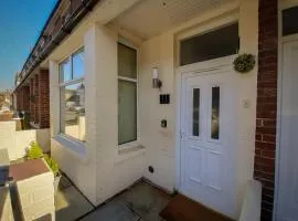 Welcoming 4 Bed Holiday Home in Eastbourne