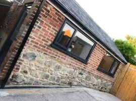 Exclusive Modern decorated 1 Bedroom Detached Studio