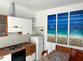 AppArt 21 artistic beach apartment