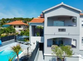 Modern apartment with private pool