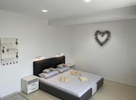 Luxory Apartaments 2, hotelli kohteessa Costinesti