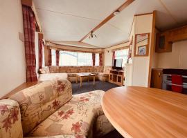 Fantasy Island Caravan Hire- Located at Fantasy Island- Eastgate Caravan Park, Sea Lane, Ingoldmells, hotel em Ingoldmells