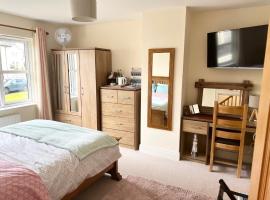 New Room @ Sean and Janes, Cama e café (B&B) em Ballycastle