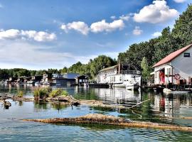 Hausboat Vlnka, hotel en Bratislava