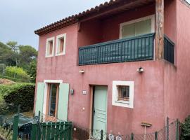 Maison de Vancances à louer Alpes Maritimes: Mouans-Sartoux şehrinde bir otel