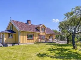 Beautiful Home In Varberg With Wifi