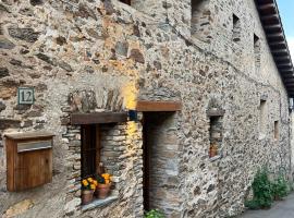 Casa Tapiolas Rectoría, cabaña o casa de campo en Molló