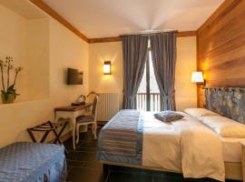 Hotel Lo Scoiattolo, hotel a Courmayeur