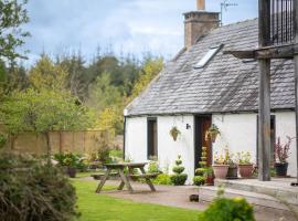 Cosy & rustic retreat - Woodland Cottage., hotel din Nairn