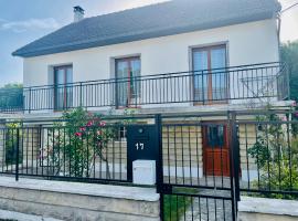 Super maison entre paris et Disney, cottage in Chelles