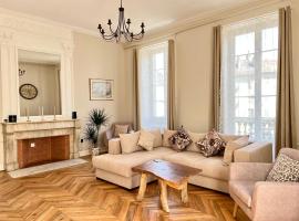 Appartement d exception 100m2 avec Parking - Centre historique, pet-friendly hotel in Chambéry