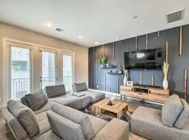 Stylish Houston Townhome about 3 Mi to Downtown!