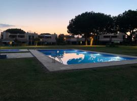 Casa de Férias com piscina - Condominio Vilamouraténis, hotel u Vilamouri