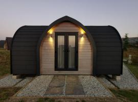 Glamping Pods Nr Port Isaac, villa a Port Isaac