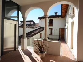 Casa Botta - Luino Lago Maggiore, hotell i Luino