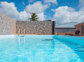 Evasion en plein cœur de la ville Studio Jacuzzis Sauna et piscine au centre de Port-Louis, hotel di Port Louis