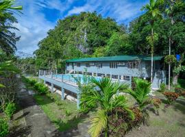 Benarat Lodge, hotel din Mulu