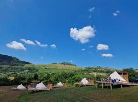 The Hunters Glamping, hotel em Ciudanoviţa