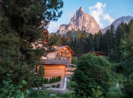 Hotel Waldrast Dolomites – hotel w mieście Siusi