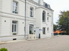 Hôtel Échappée en Baie - Parking privé gratuit dont forfaits bornes électriques réservable, מלון בסן-ואלרי-סור-סום