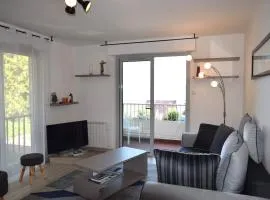 Appartement moderne avec balcon à Évian-les-Bains - FR-1-498-80