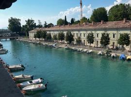 C House Rooms Lake, hôtel à Peschiera del Garda