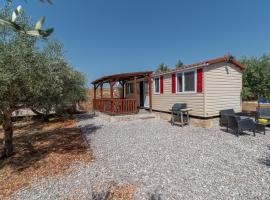 'Olive grove' Camping House-near the beach, camping din Divulje