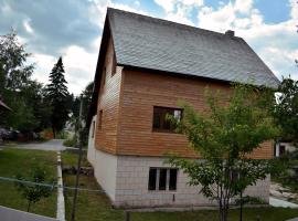 Srna Chalet - Rooms, casa de huéspedes en Žabljak