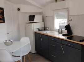 Appartement chaleureux à 5 mins de La Rochelle, hotel en Aytré