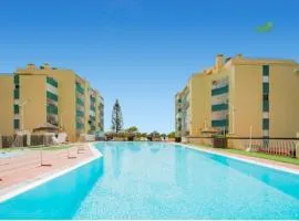 Cozy 1BDR with Spacious Balcony & Pool, Vilamoura