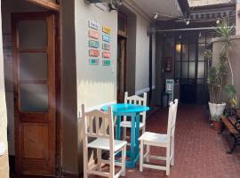 Ferienhaus Hostel Salta，位于萨尔塔的青旅