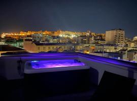 18 Dante Luxury Suites, khách sạn có bồn jacuzzi ở Cagliari