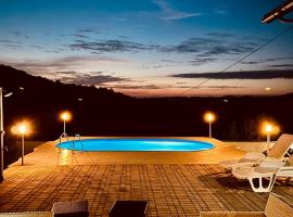 Lexor Holiday Home, hotelli kohteessa Tuzla