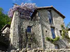 Gîte de Chapelèche Les Glycines, hotell sihtkohas Gluiras