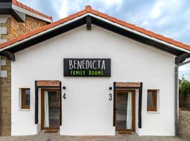 BENEDICTA FAMILY ROOMS: Suances'te bir otel