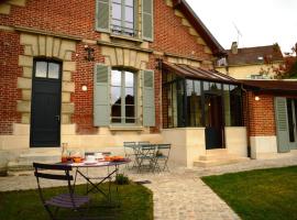 Fab House - Les Maisons Fabuleuses, hotell i Senlis