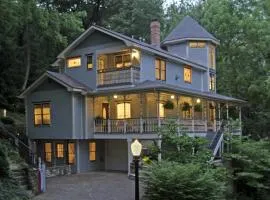 Arsenic and Old Lace Bed & Breakfast Inn