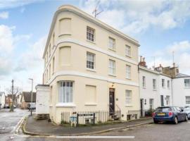 Unique & Stylish Town House, central Cheltenham, hotel económico em Cheltenham