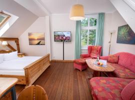 Hotel Schlösschen Sundische Wiese Zingst, ξενοδοχείο σε Zingst