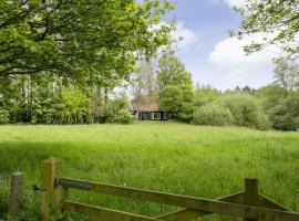 Idyllic house with 360 view of nature، فندق في دالْفْسين